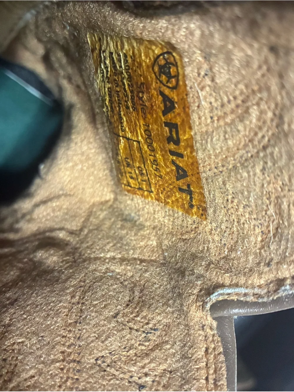 Ariat classic pull